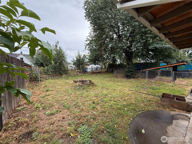 1308 S 3rd Avenue, Kelso, WA 98626