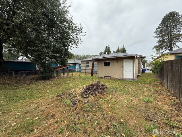 1308 S 3rd Avenue, Kelso, WA 98626