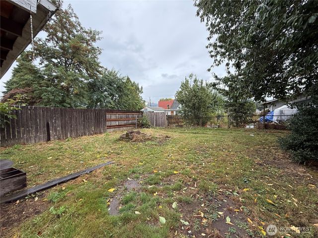 1308 S 3rd Avenue, Kelso, WA 98626