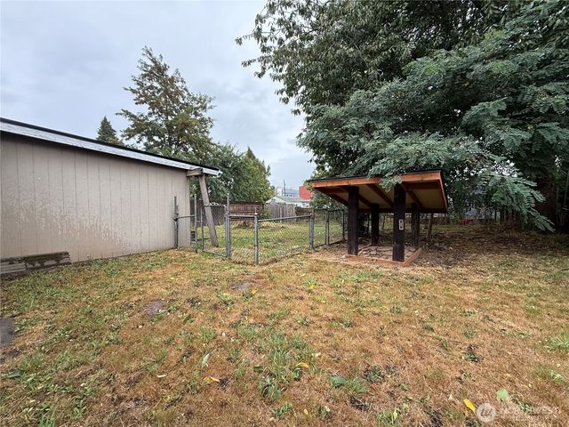 1308 S 3rd Avenue, Kelso, WA 98626