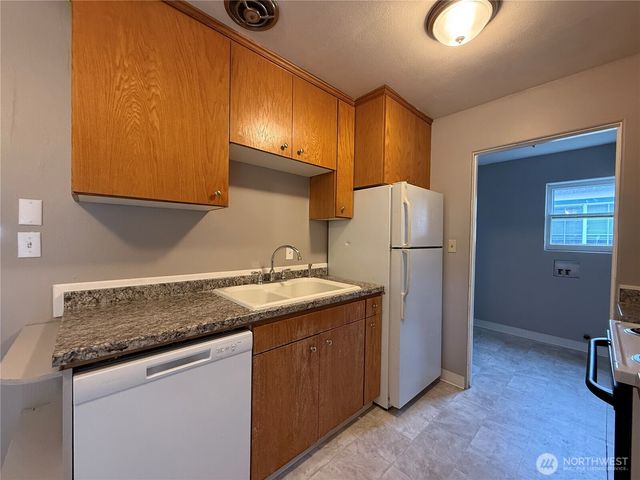 1308 S 3rd Avenue, Kelso, WA 98626