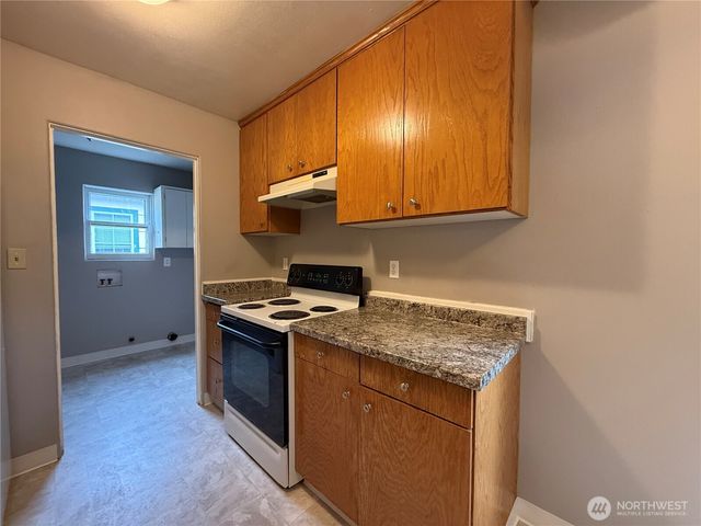 1308 S 3rd Avenue, Kelso, WA 98626