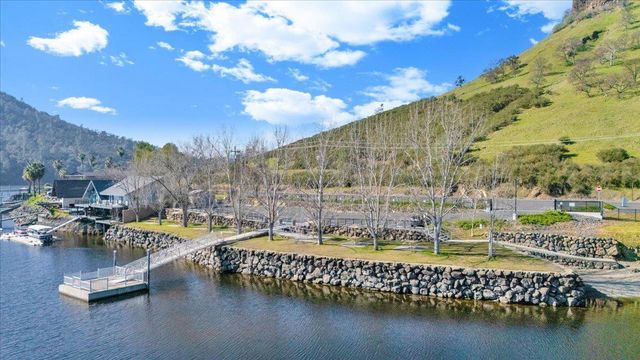 133 Palisades Pl, Copperopolis, CA 95228