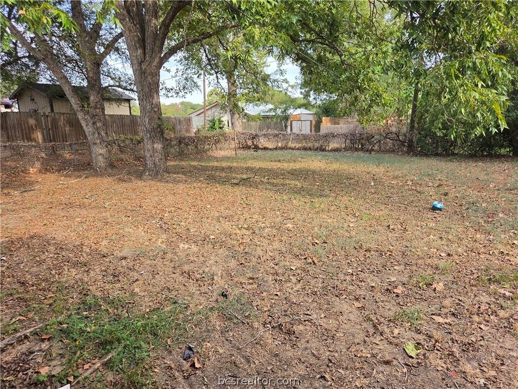 404 East Brown Street, Hearne, TX 77859 — photo 4