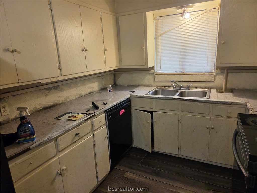 404 East Brown Street, Hearne, TX 77859 — photo 5