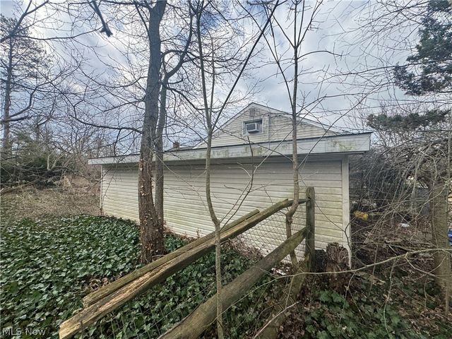 8367 Kirkwood Drive, Chesterland, OH 44026