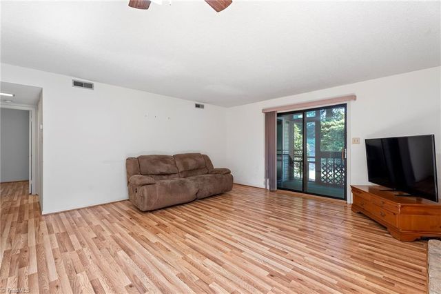 204 Driftwood Lane, Winston-salem, NC 27104