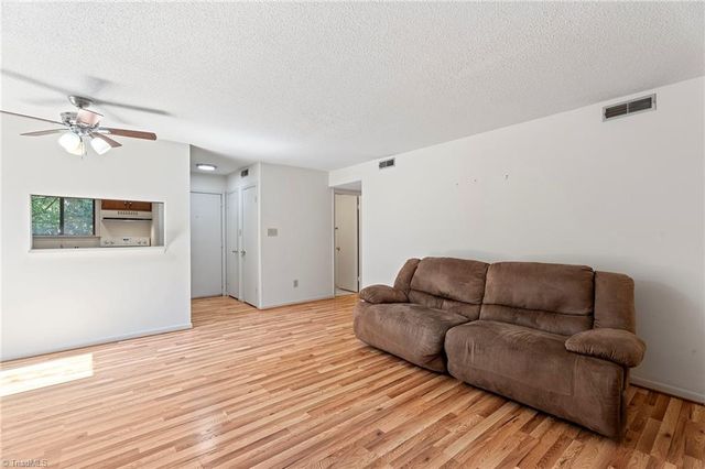 204 Driftwood Lane, Winston-salem, NC 27104