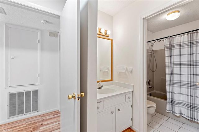204 Driftwood Lane, Winston-salem, NC 27104