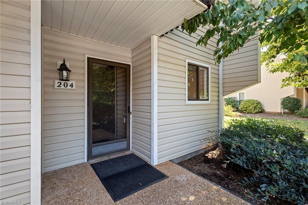204 Driftwood Lane, Winston-salem, NC 27104
