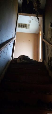 17 Grant Place, Lake Peekskill, NY 10537