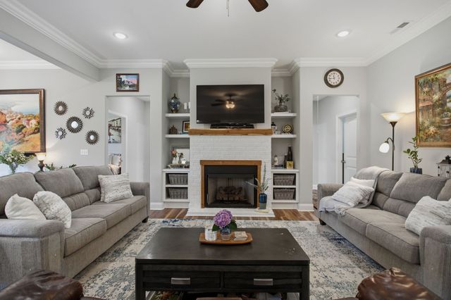 1007 Scenic Dr, Pulaski, TN 38478