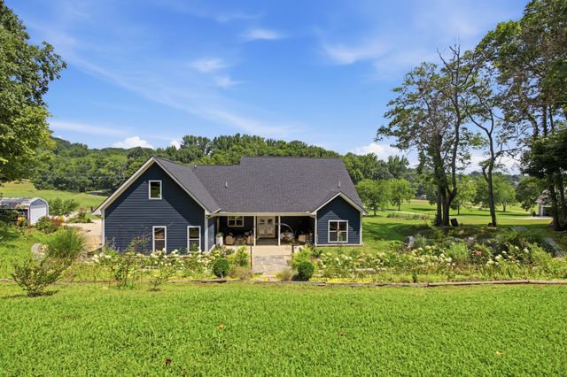 1007 Scenic Dr, Pulaski, TN 38478
