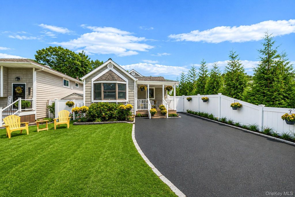 256 Deer Road, Ronkonkoma, NY 11779 — photo 2