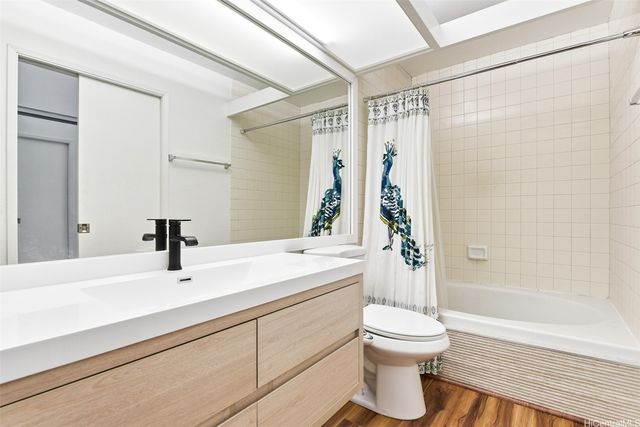 7007 Hawaii Kai Drive J24, Honolulu, HI 96825