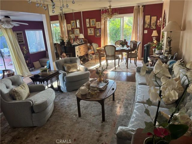 17212 Strathern, Los Angeles, CA 91406