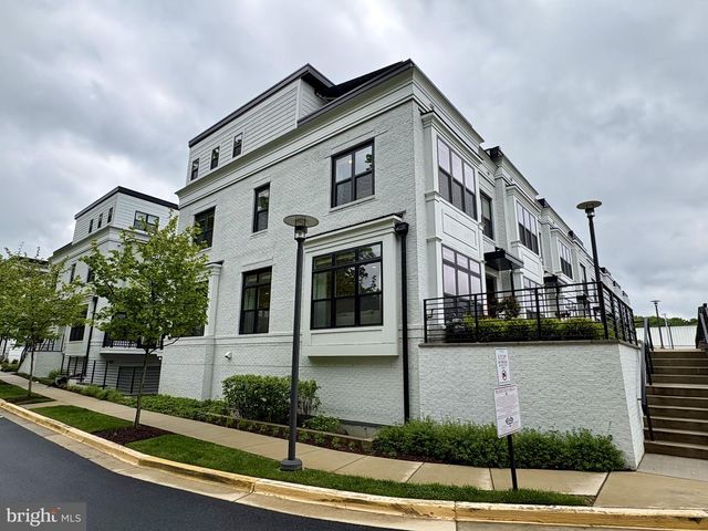 11400 EMERALD PARK RD, Potomac, MD 20854