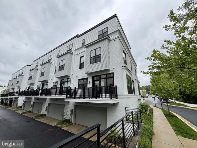 11400 EMERALD PARK RD, Potomac, MD 20854