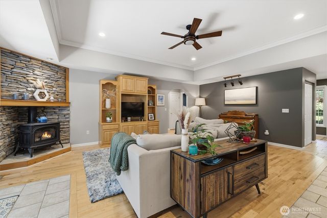 13732 217th Avenue SE, Issaquah, WA 98027