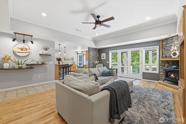 13732 217th Avenue SE, Issaquah, WA 98027