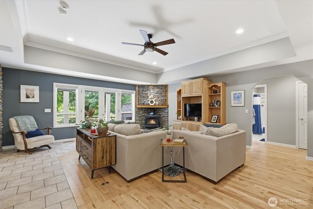 13732 217th Avenue SE, Issaquah, WA 98027