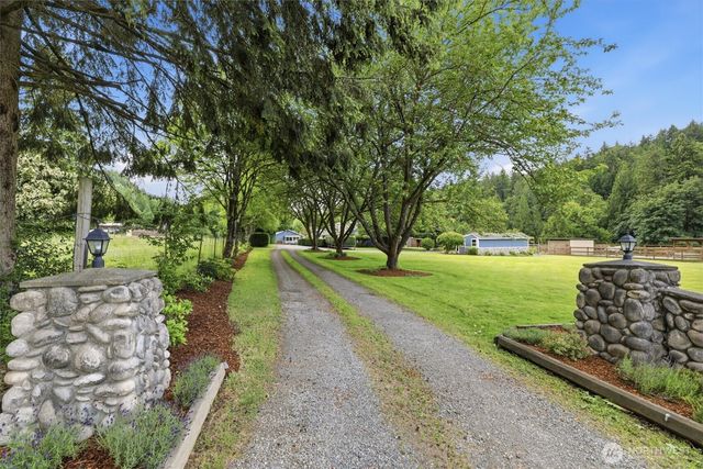 13732 217th Avenue SE, Issaquah, WA 98027