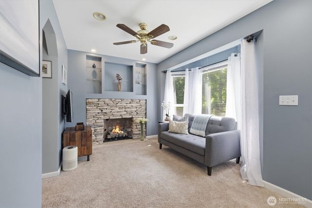 13732 217th Avenue SE, Issaquah, WA 98027