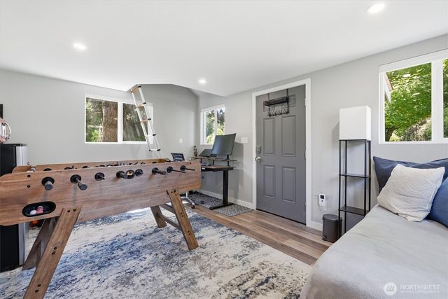 13732 217th Avenue SE, Issaquah, WA 98027
