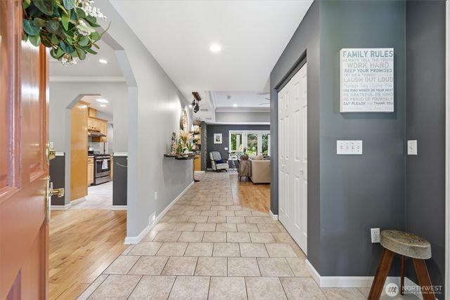 13732 217th Avenue SE, Issaquah, WA 98027