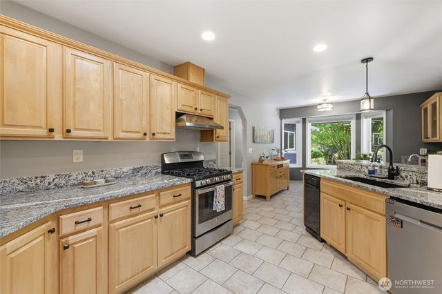 13732 217th Avenue SE, Issaquah, WA 98027