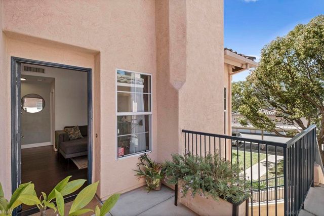 18752 Caminito Cantilena 166, San Diego, CA 92128