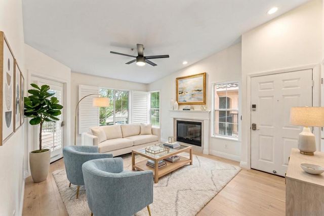 18752 Caminito Cantilena 166, San Diego, CA 92128