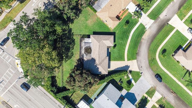 6206 Springdale Way, Delray Beach, FL 33445