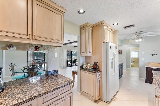 6206 Springdale Way, Delray Beach, FL 33445