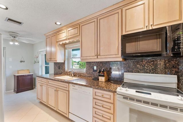 6206 Springdale Way, Delray Beach, FL 33445