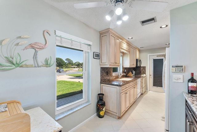 6206 Springdale Way, Delray Beach, FL 33445