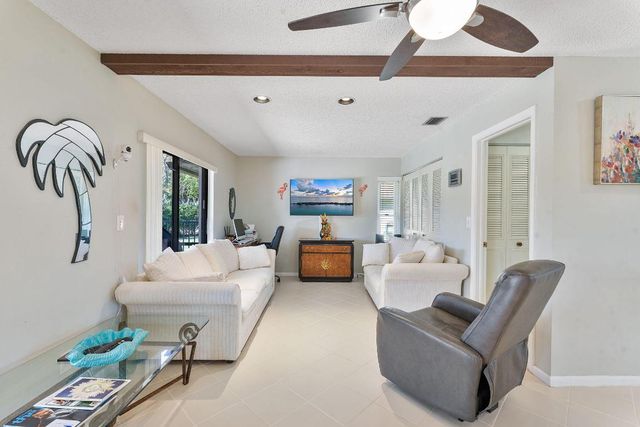 6206 Springdale Way, Delray Beach, FL 33445