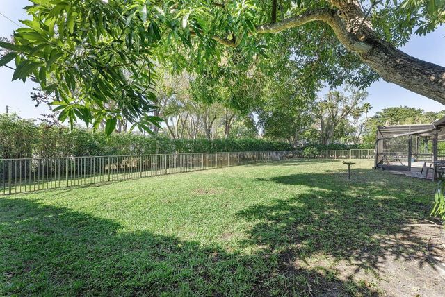 6206 Springdale Way, Delray Beach, FL 33445