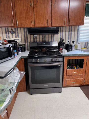 694 Fm 2296, Huntsville, TX 77340