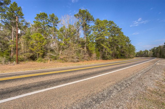 694 Fm 2296, Huntsville, TX 77340