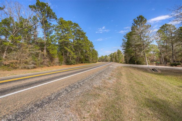 694 Fm 2296, Huntsville, TX 77340