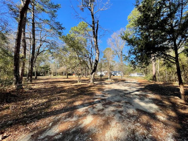 694 Fm 2296, Huntsville, TX 77340