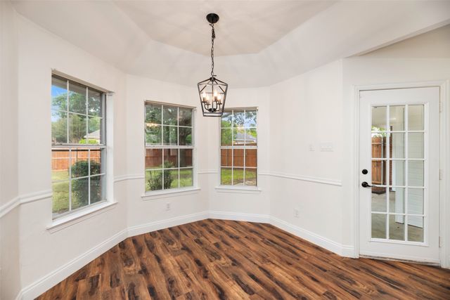215 Barbara Way, Red Oak, TX 75154