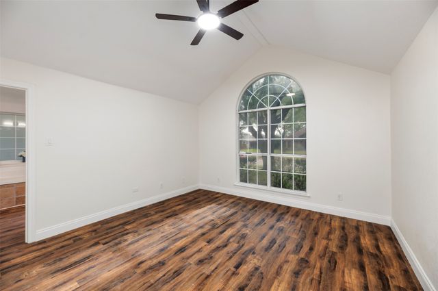 215 Barbara Way, Red Oak, TX 75154
