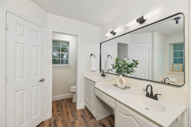215 Barbara Way, Red Oak, TX 75154
