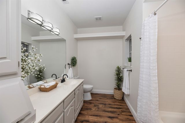 215 Barbara Way, Red Oak, TX 75154