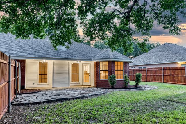 215 Barbara Way, Red Oak, TX 75154