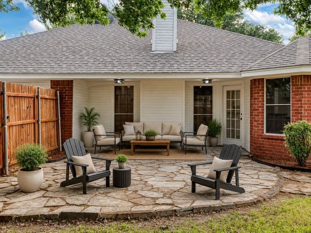 215 Barbara Way, Red Oak, TX 75154