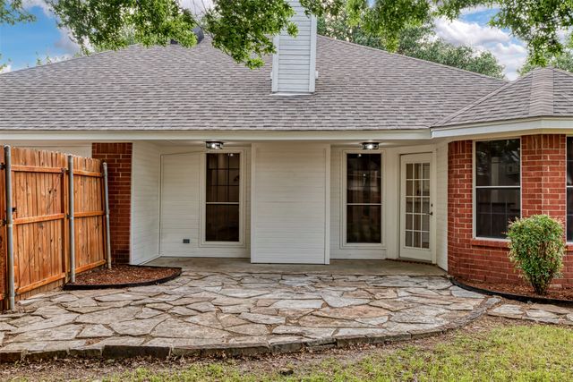 215 Barbara Way, Red Oak, TX 75154