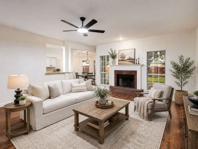215 Barbara Way, Red Oak, TX 75154